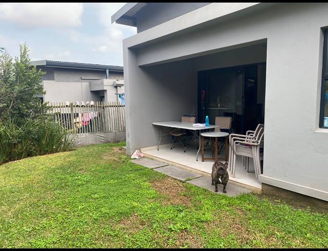 2 BEDROOM TOWNHOUSE TO LET IN PALM LAKES ESTATE